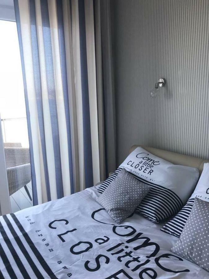 Apartament Z Widokiem Na Jezioro Appartement Rydzewo Buitenkant foto